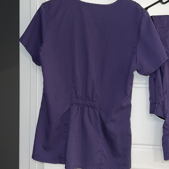 🚨CLOSING SHOP SALE🚨 Purple Greys anatomy Scrub Set - Picture 2 of 4